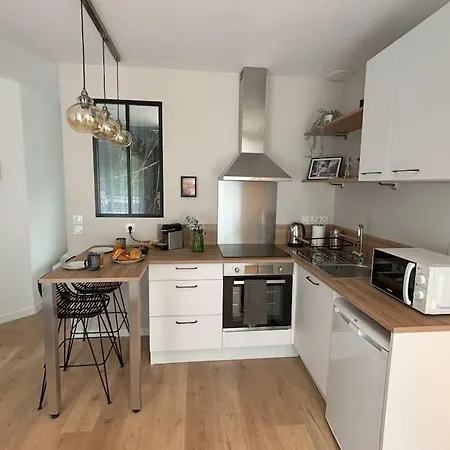 Titanic Netflix Parking * Cherbourg-en-Cotentin