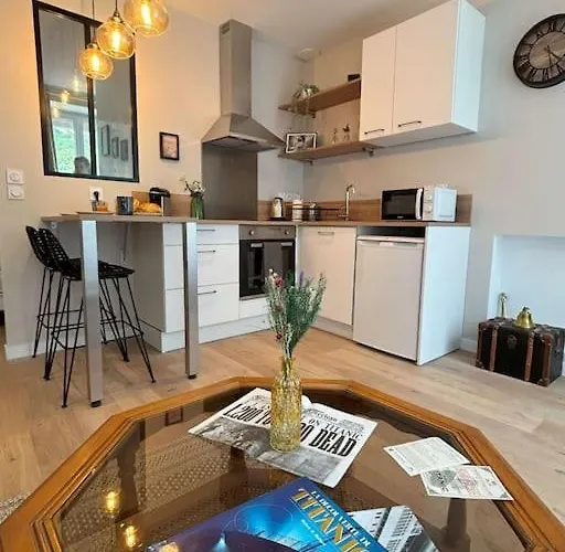 Titanic Netflix Parking *