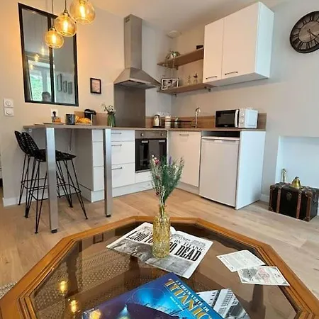 Titanic Netflix Parking *