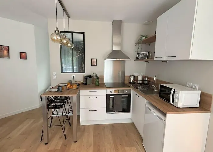 Titanic Netflix Parking * שרבורג